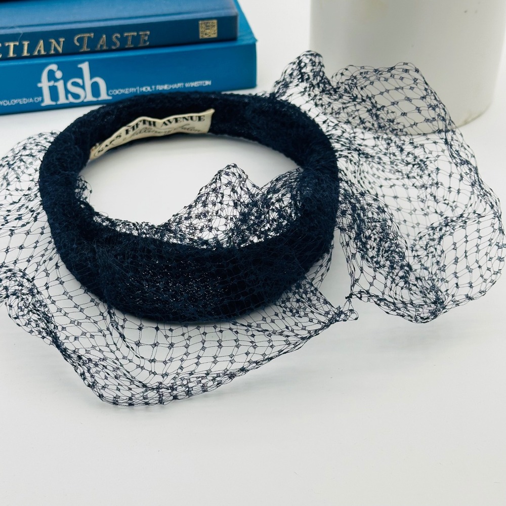 Saks Fifth Avenue Vintage Navy Blue Mesh Veil Fascinator Millinery Salon Hat